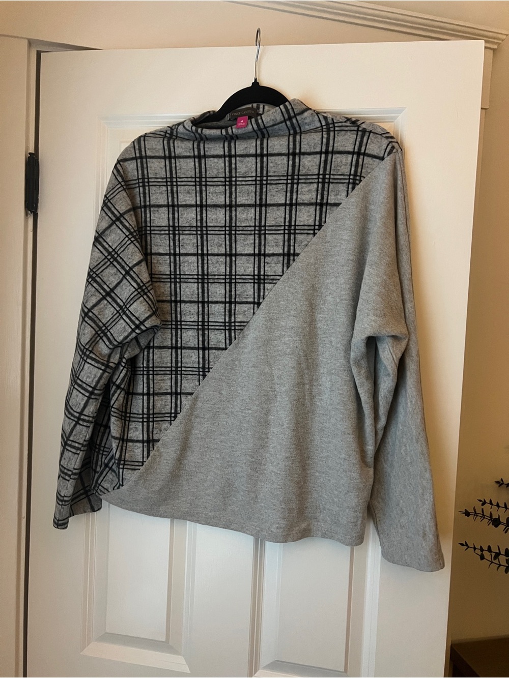 Vince Camuto Gray Plaid & Solid Crewneck Pullover